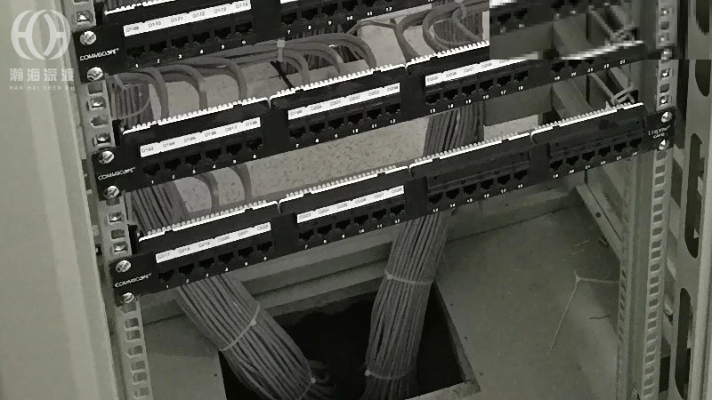 深圳坪地培训中心网络布线,桥架与线槽怎么走