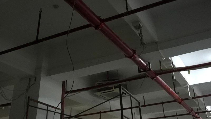 深圳坪山老旧楼宇监控安装（商铺），夜间补光怎么处理