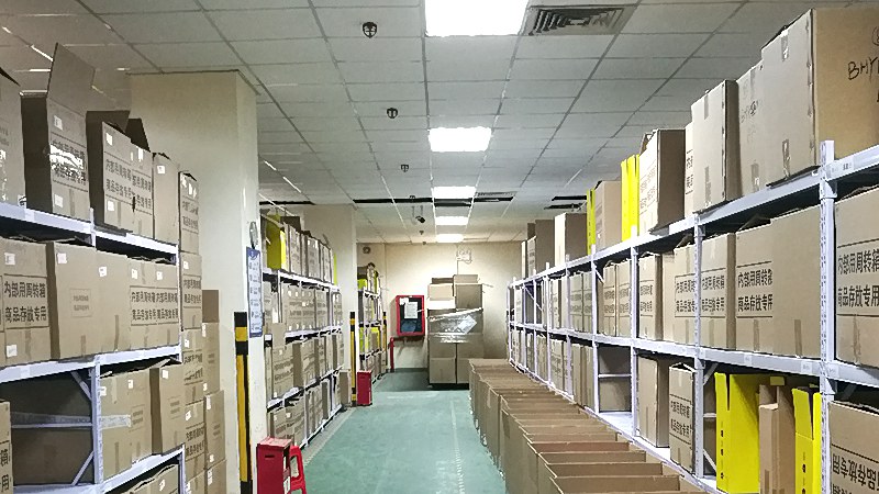 深圳新安科技园监控安装，夜间车牌看不清怎么办