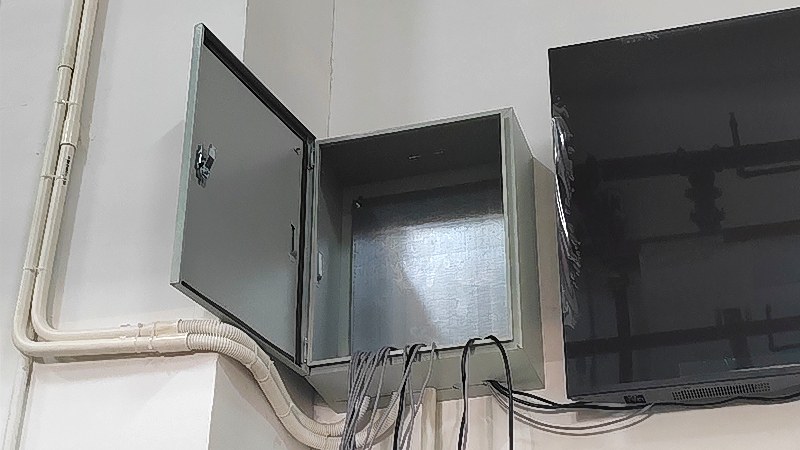 深圳观澜孵化器监控安装，弱电井内怎么布置
