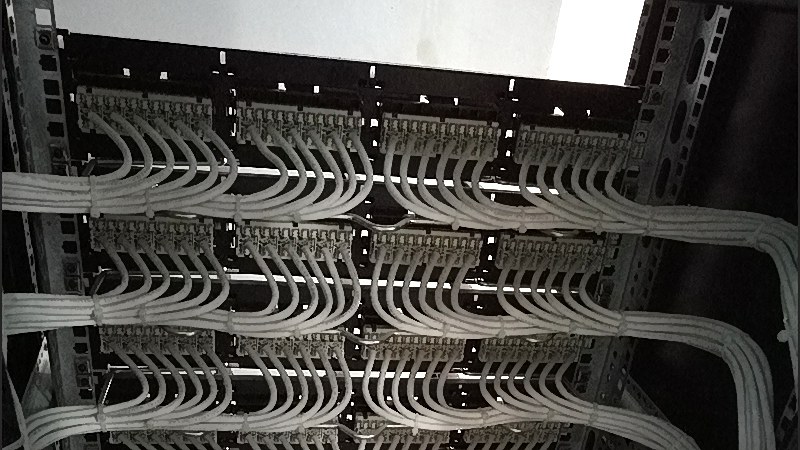 深圳西丽连锁门店网络布线，监控与办公网怎么隔离