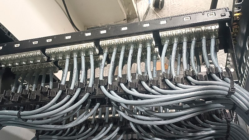 深圳大鹏办公室网络布线，带电区域怎么作业