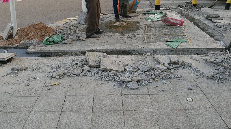 深圳南湾临街店面监控安装，镜头清洁与保养