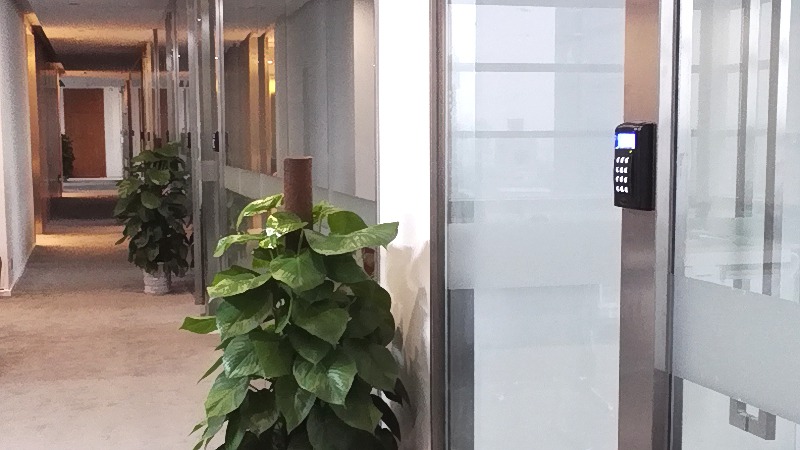 深圳办公室门禁安装3大要点：深圳从现场勘查到考勤门禁方案报价，刷脸考勤门禁